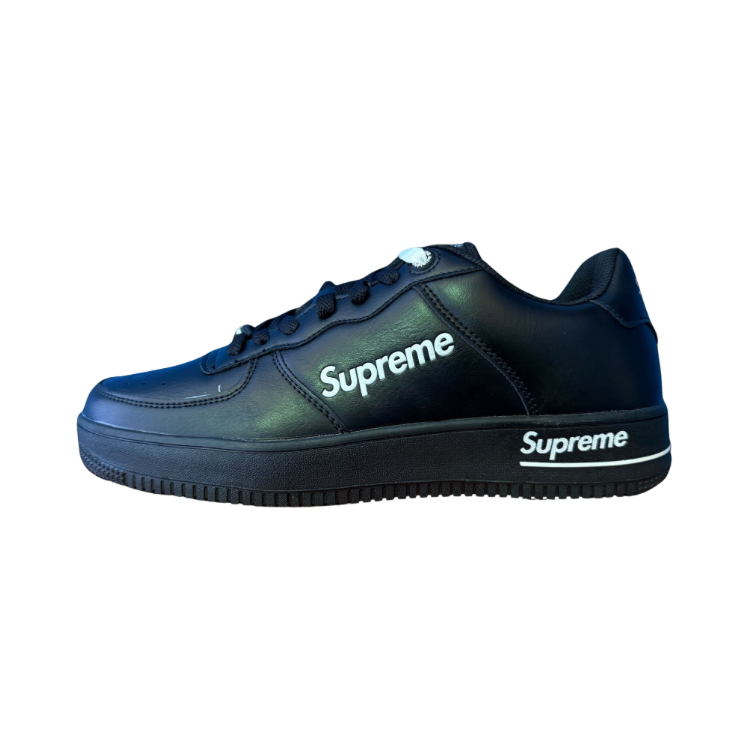 Deportiva Supreme color Negro